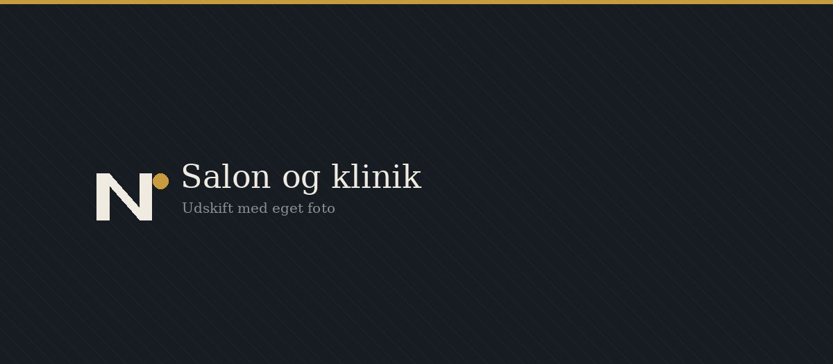 Frisør der klipper en kunde i en salon